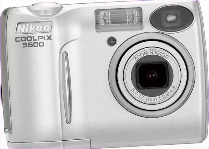 Nikon Coolpix 5600