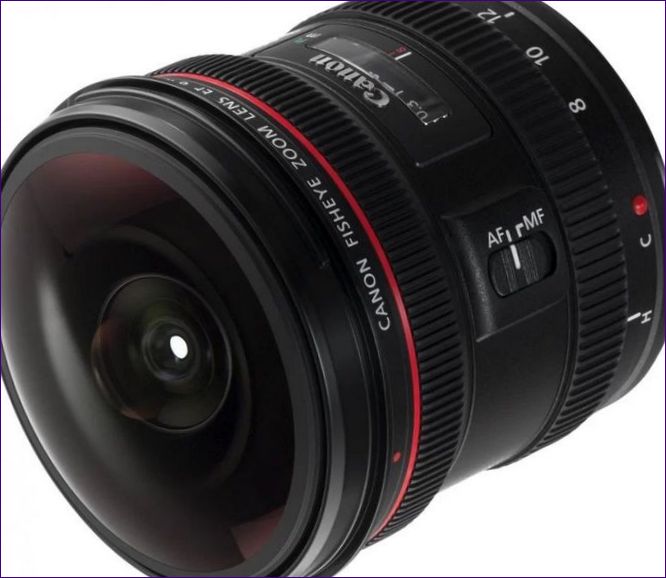 Canon EF 8-15mm f/4.0L Fisheye USM