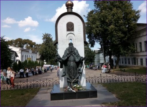 Monument till Makarius av Kalyazin