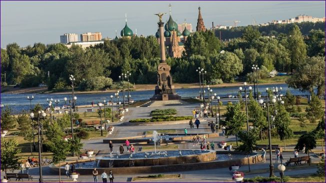 Monument till Yaroslavls 1000-årsjubileum