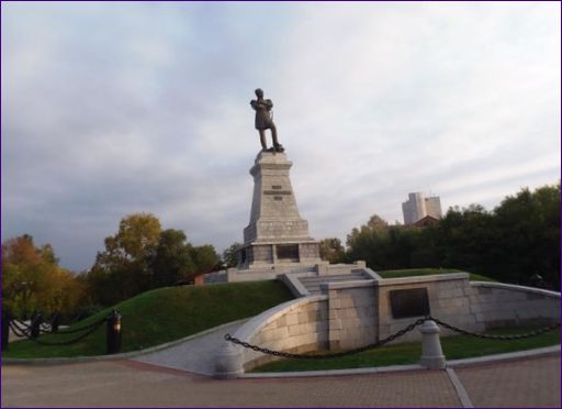 Monument till N.N. Muravyov-Amursky