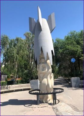 Monument för de civila i Stalingrad (offer för bombningarna)