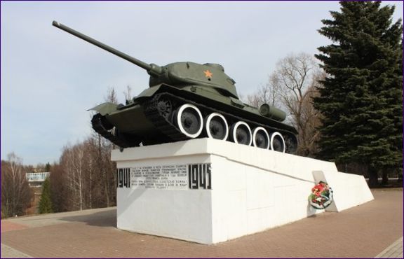 Monument till T-34 stridsvagnen