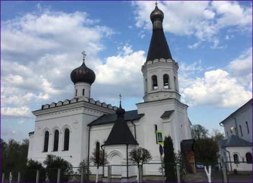 Sankt Tichons kyrka