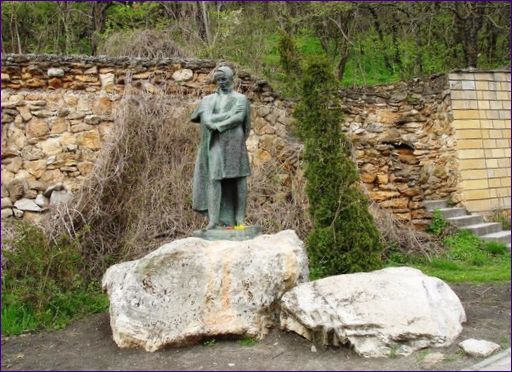 Monument till Michail Lermontov