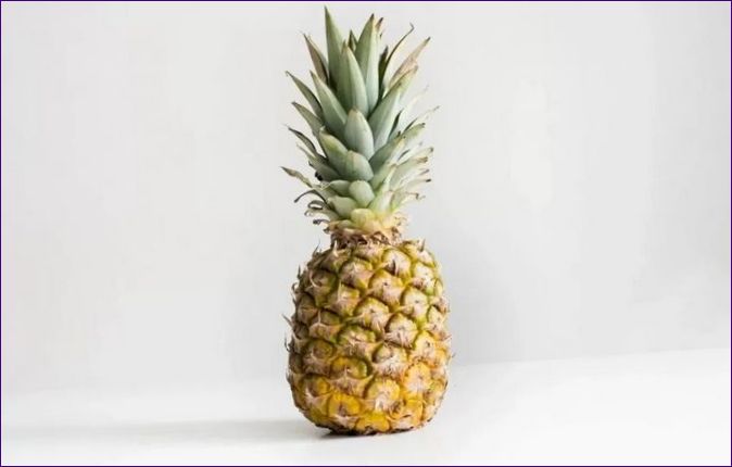 Hur man väljer en söt ananas och förvarar den hemma